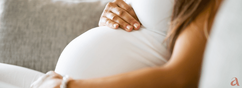 Quel cadeau offrir à une femme enceinte ? (Guide complet + idées utiles)